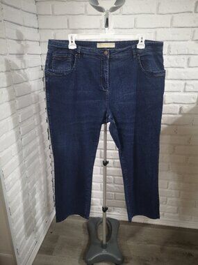 TU Straight Leg Ladies Size 22S Medium Wash Zipper & Button Closure Jeans